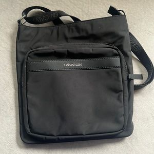 Calvin Klein messenger bag (unisex)